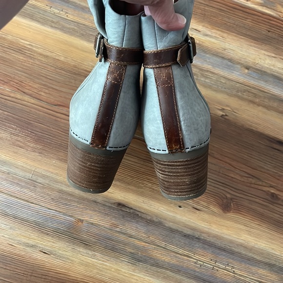 Dansko 39 Booties Boots Shoes Heels Zip Gray Leather Buckle Office Ladies - Picture 7 of 14